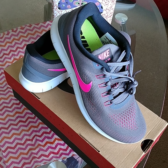 Nike Shoes - Nike Women's Free RN